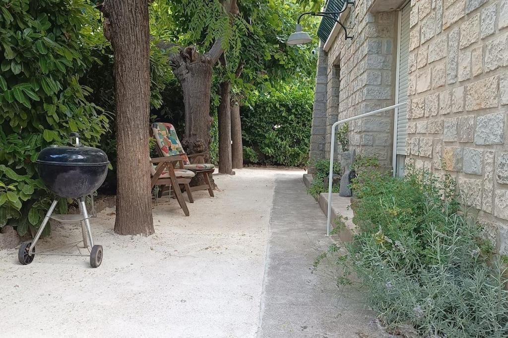 Grand Appartement, 2 Chambres Et Jardin Ним Екстериор снимка