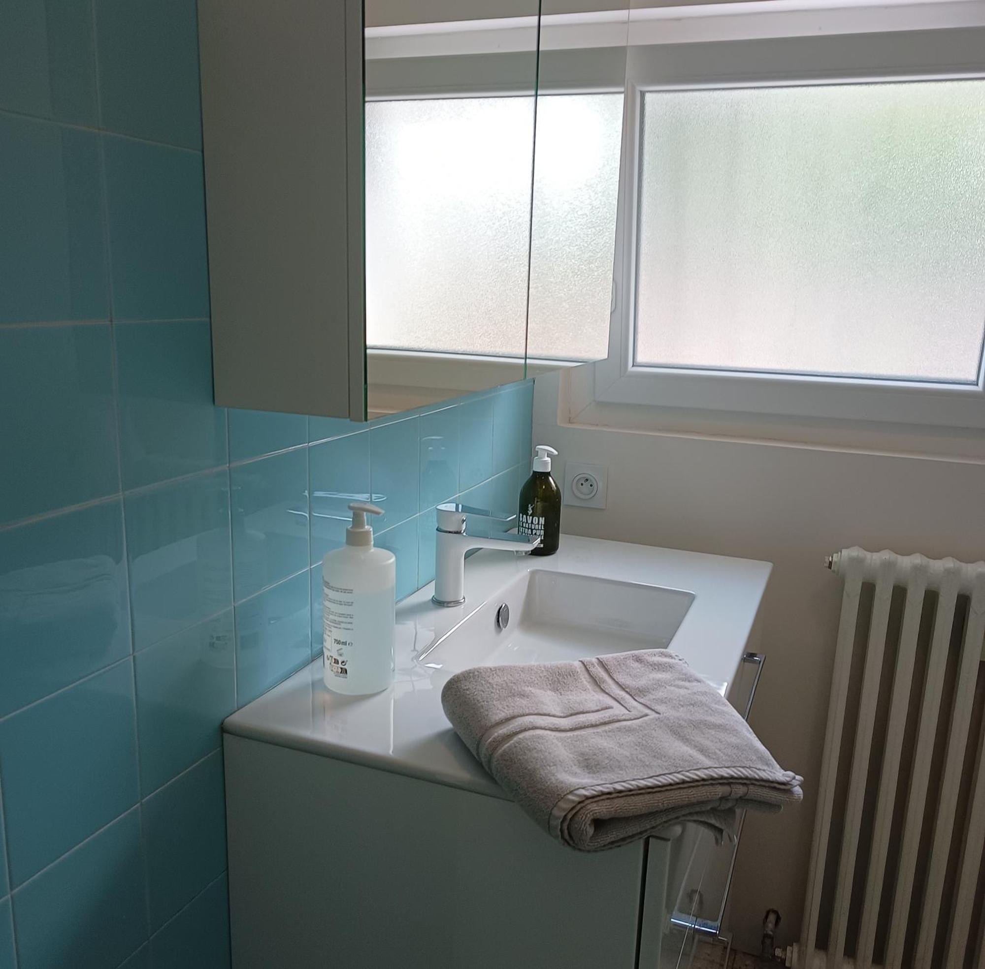 Grand Appartement, 2 Chambres Et Jardin Ним Екстериор снимка